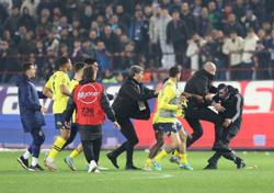 Soccer-Fenerbahce to consider withdrawing from Super Lig after players attacked